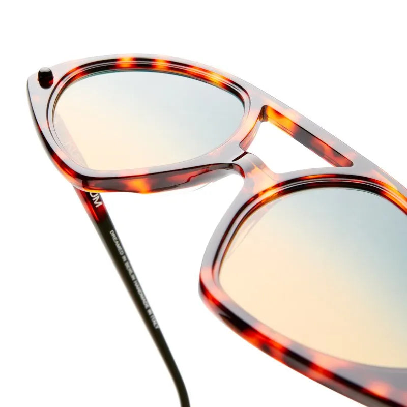 Kuboraum | Mask P31 | Tortoise